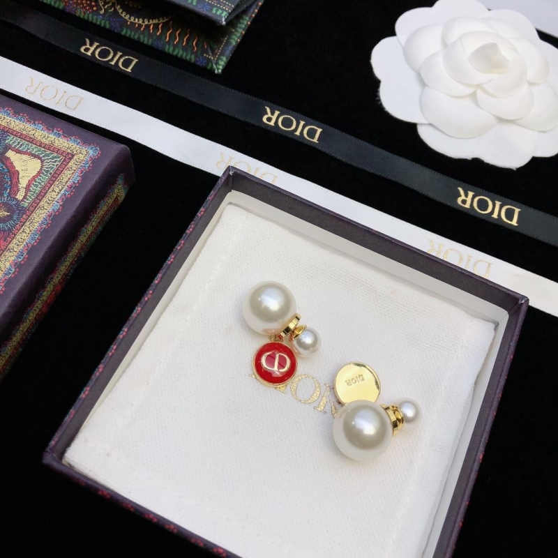 chr1st1an D10r earrings